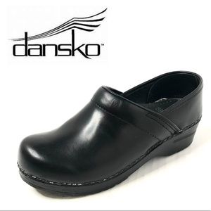 DANSKO PROFESSIONAL BLACK CABRIO CLOGS
